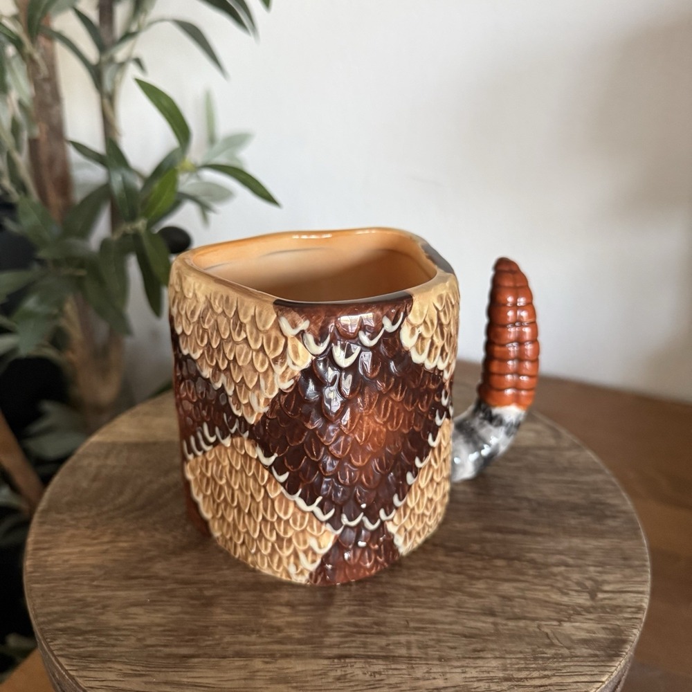 2006 Graham 3D Coiled Rattlesnake Inside Tea Coffee Beer Mug Snake Ceramic Cup